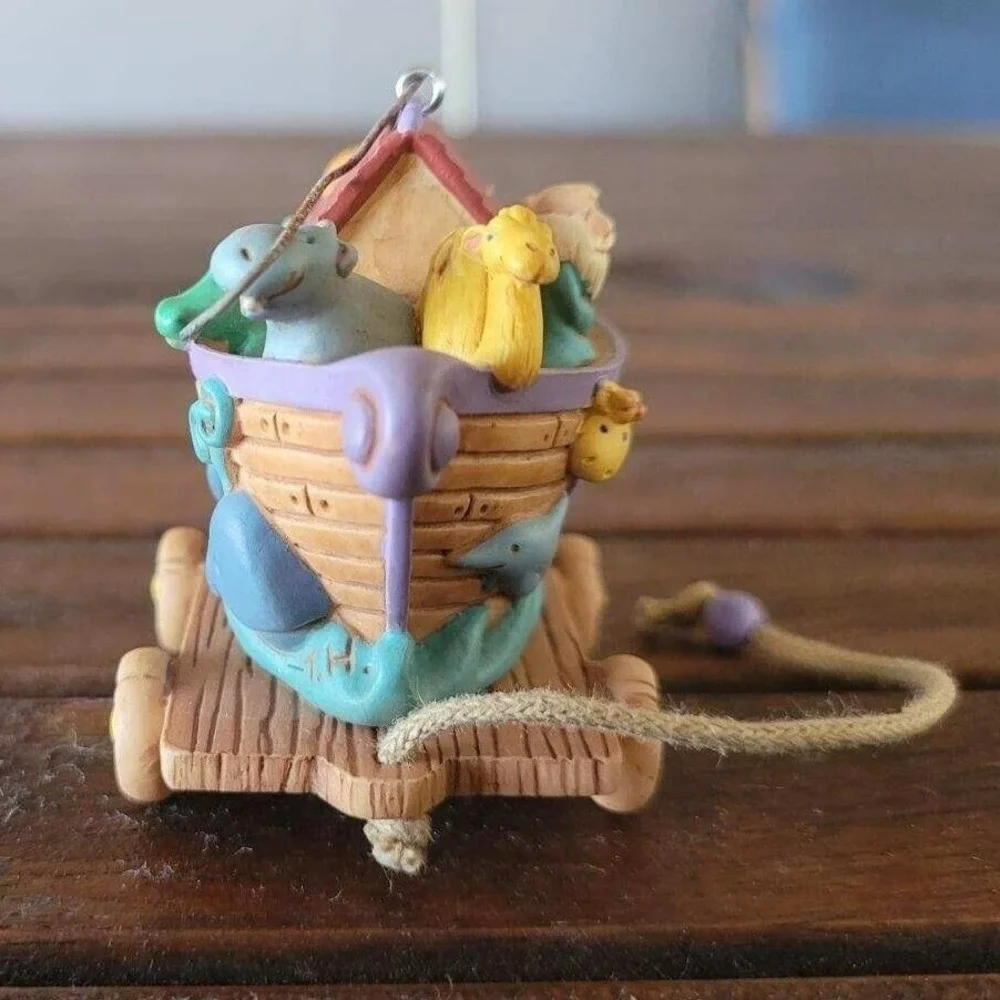 Hallmark Keepsake Ornament Safe in Noah's‎ Ark  Handcrafted Christmas 2000